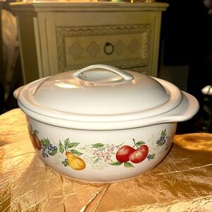 2.5 Qt CORELLE Coordinates stoneware Chutney pot and lid